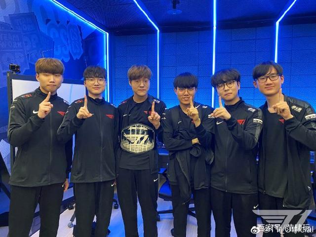 尽管球员们 尽管球员们