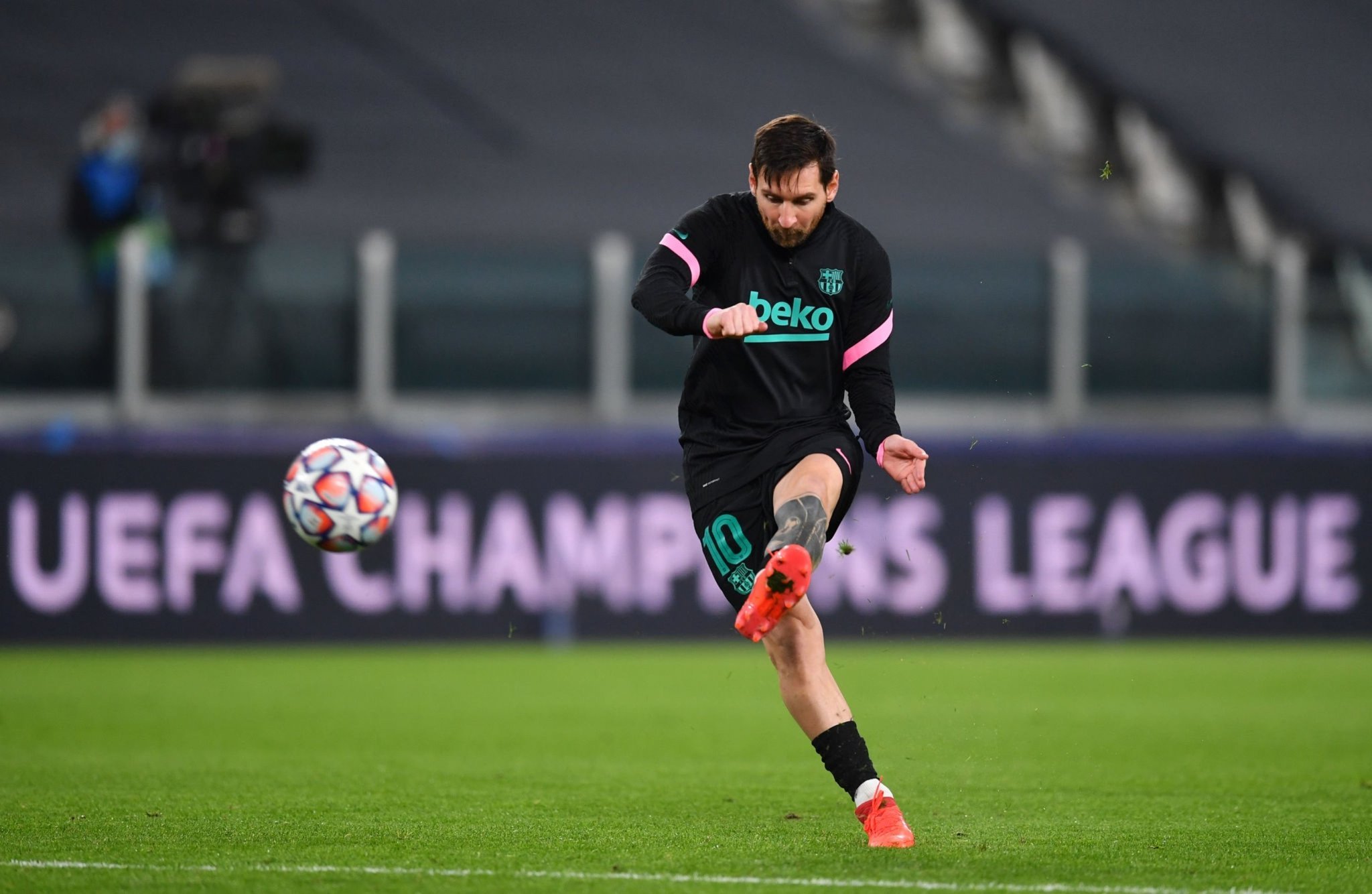 现都将左右 现都将左右