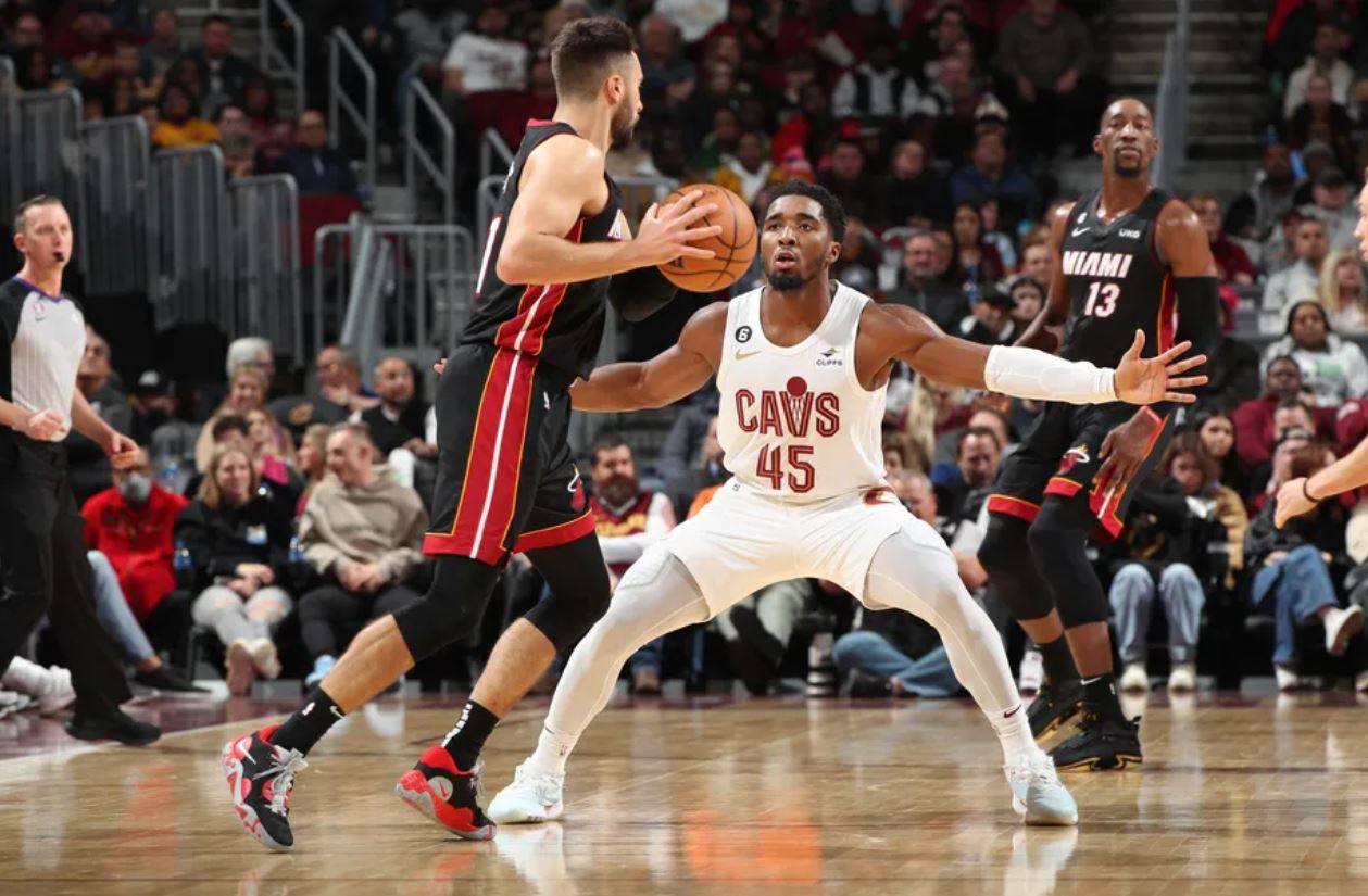 还在年轻球 还在年轻球